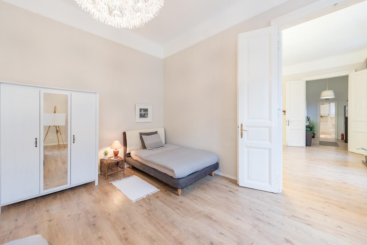 Paulay Apartment *